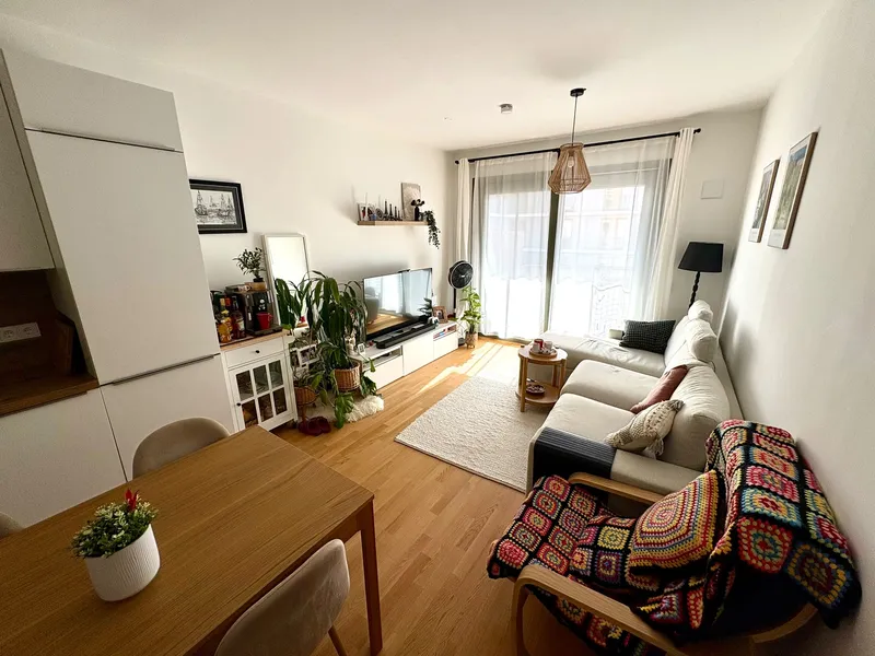 Modernes Wohnen in Friedrichshain - stilvolle 2-Zimmerwohnung mit Balkon - unmöbliert — photo 1